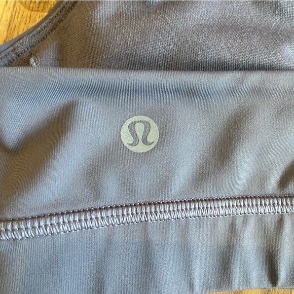 Lululemon womens soft purple sports bra size 6 - Picture 3 of 4